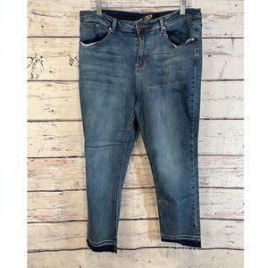 SIMPLY BE "Drew" Distressed Straight Leg Jeans with Frayed Release Hem-16R
